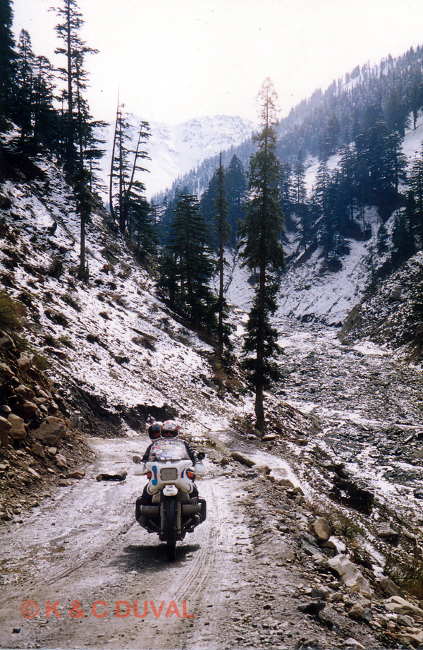 0250 Snow leaving Chitral Pakistan 2000.jpg